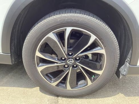 Certified 2022 MAZDA CX-5 AWD 2.5 S w/ Premium Plus Pkg image 9