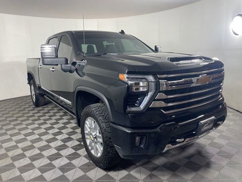 Used 2024 Chevrolet Silverado 2500 High Country w/ High Country Premium Package AWD/4WD image 1