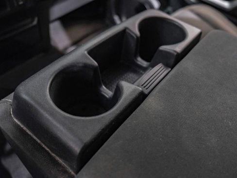 Used 2017 Nissan Titan SV image 22