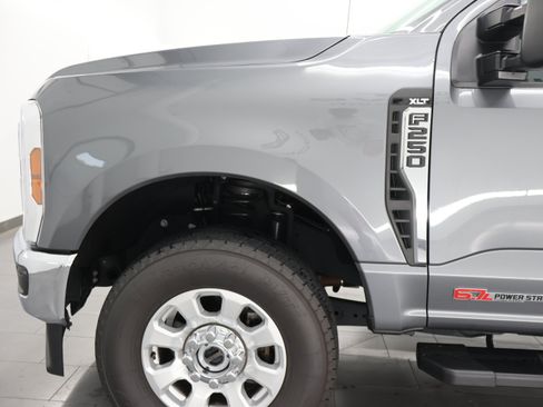 Used 2024 Ford F250 XLT AWD/4WD image 33