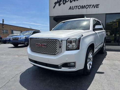 Used 2017 GMC Yukon Denali w/ Open Road Package AWD/4WD image 3