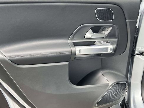 New 2026 Mercedes-Benz GLB 250 4MATIC image 9