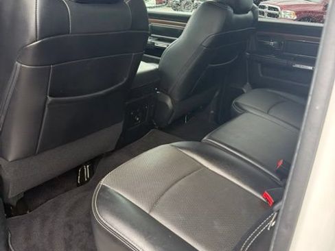 Used 2017 RAM 1500 Laramie w/ Convenience Group AWD/4WD image 13