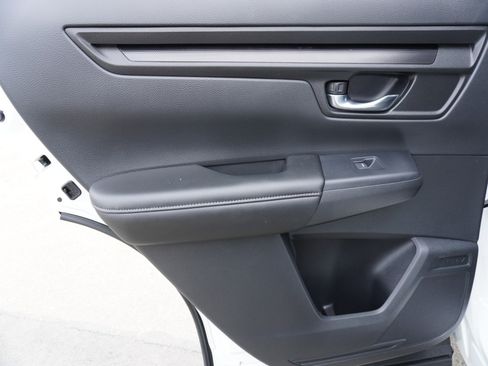 Used 2025 Honda CR-V EX image 11