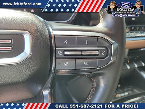 Used 2023 GMC Canyon AT4 w/ AT4 Premium Package image 7