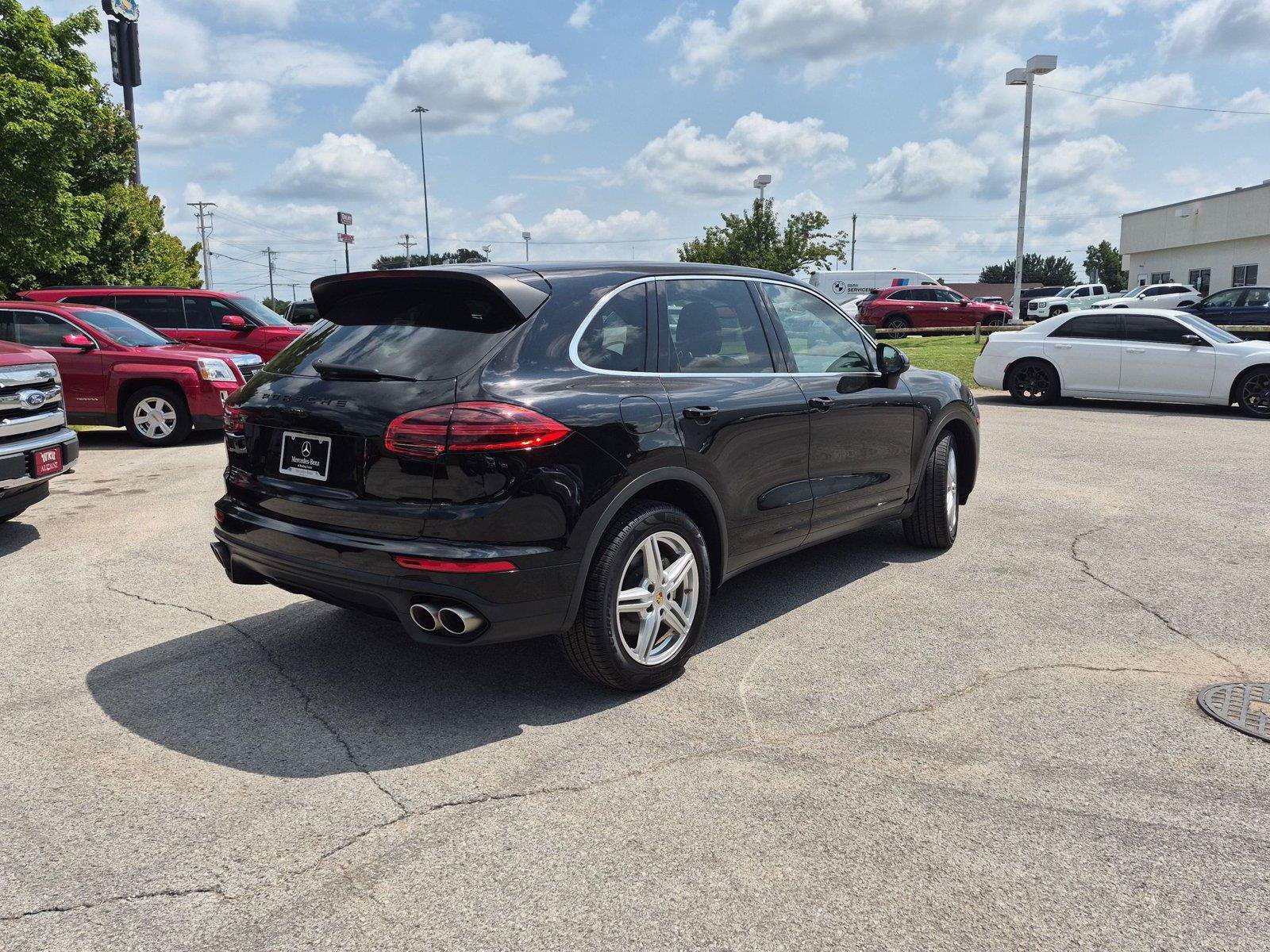 Used 2017 Porsche Cayenne S AWD/4WD image 5