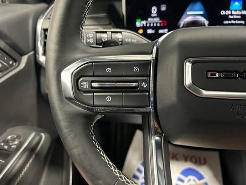 Used 2025 GMC Acadia Denali AWD/4WD image 26