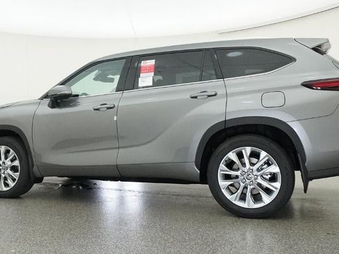 New 2026 Toyota Highlander Limited AWD/4WD image 20