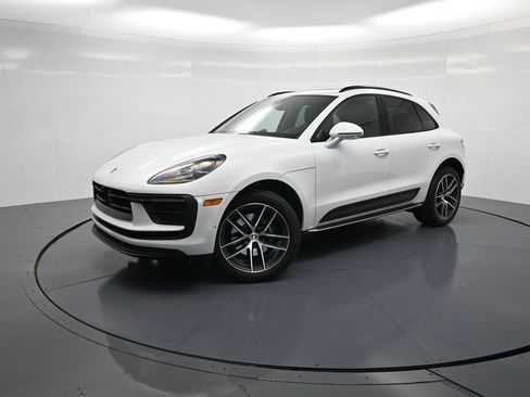 Used 2026 Porsche Macan Turbo AWD/4WD image 32