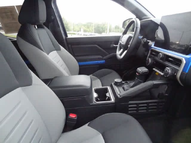 Used 2025 Toyota Tacoma TRD Sport w/ TRD Sport Upgrade Package AWD/4WD image 9
