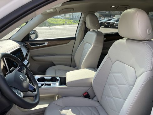 New 2026 Volkswagen Atlas SE FWD image 15