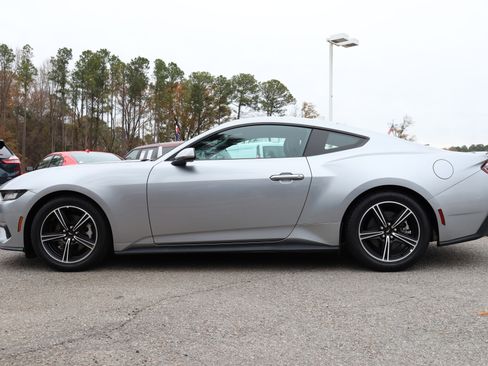 Used 2024 Ford Mustang Premium image 2