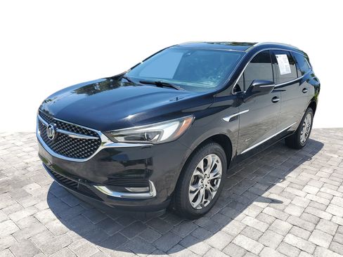 Used 2019 Buick Enclave Avenir w/ Avenir Technology Package FWD image 3