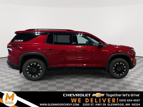 Used 2025 Chevrolet Traverse Z71 w/ Driver Confidence Package image 1