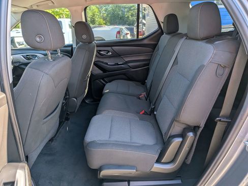 Used 2021 Chevrolet Traverse LS FWD image 24