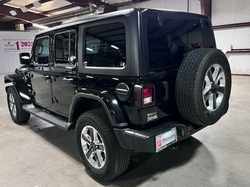 Used 2022 Jeep Wrangler Unlimited Sahara image 9