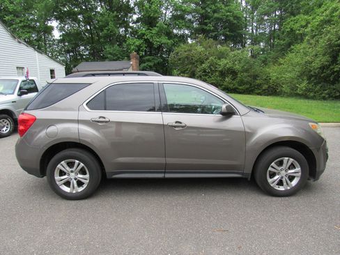 Used 2011 Chevrolet Equinox LT FWD image 3