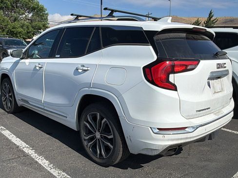 Used 2020 GMC Terrain Denali w/ Denali Premium Package AWD/4WD image 3