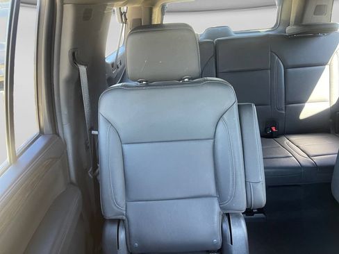 Used 2022 Chevrolet Suburban Z71 w/ Luxury Package AWD/4WD image 32