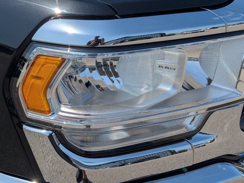 Used 2024 RAM 2500 Tradesman w/ Chrome Appearance Group AWD/4WD image 5