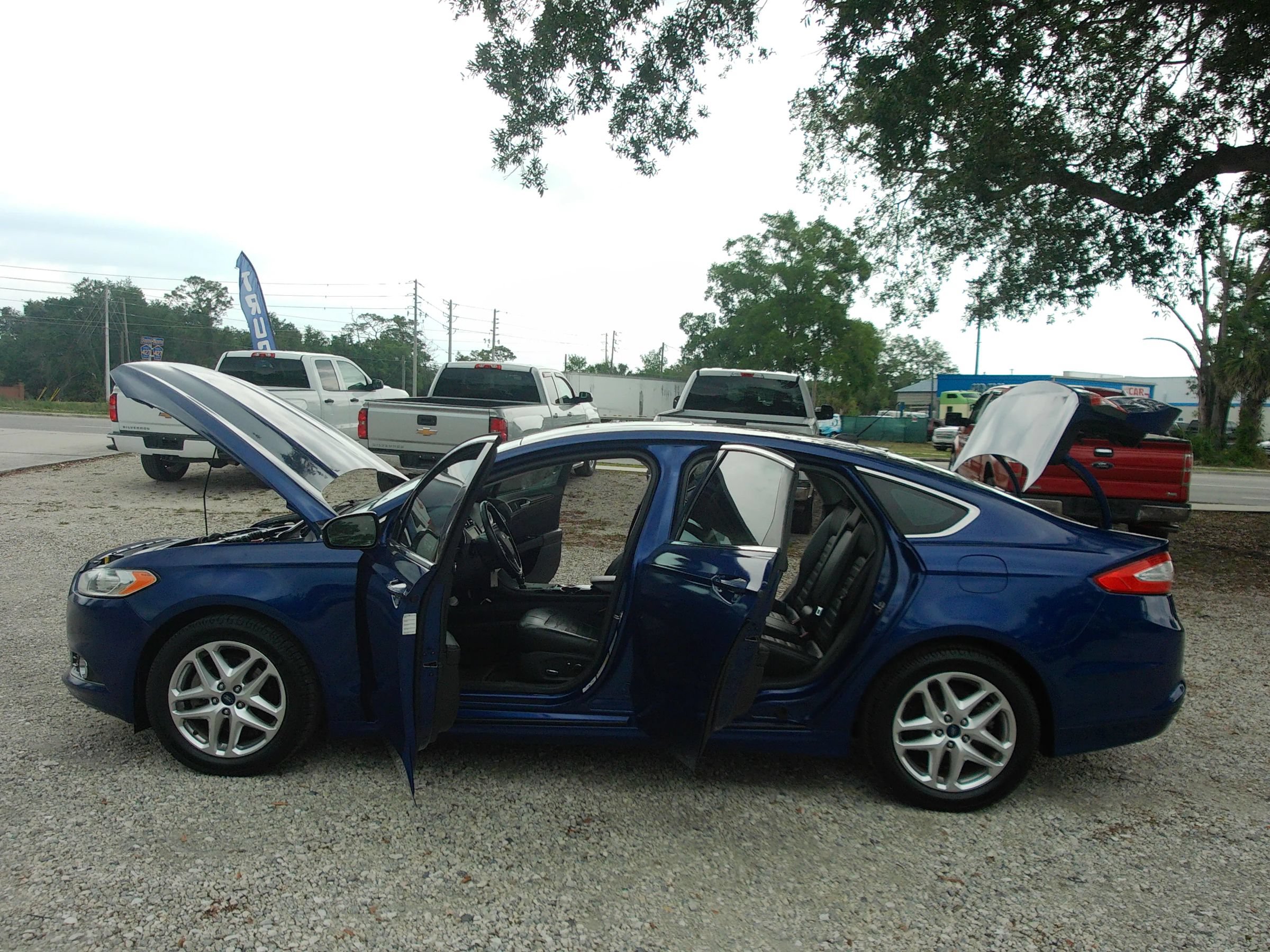 Used 2013 Ford Fusion SE FWD image 10