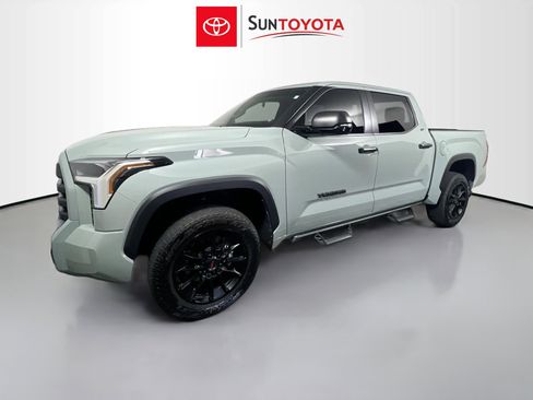 Used 2025 Toyota Tundra SR5 w/ SR5 Convenience Package AWD/4WD image 9