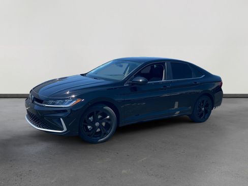 New 2025 Volkswagen Jetta SE image 1