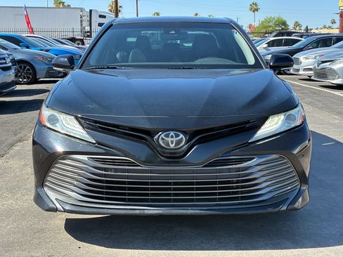 Used 2018 Toyota Camry XLE FWD image 13
