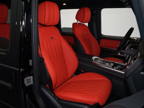 Used 2025 Mercedes-Benz G 63 AMG 4MATIC image 11