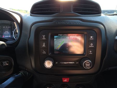 Used 2017 Jeep Renegade Latitude AWD/4WD image 22