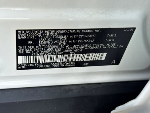 Used 2021 Toyota RAV4 XLE w/ Carpet Mat Package (TMS) FWD image 32