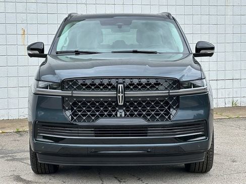 New 2026 Lincoln Navigator L Reserve AWD/4WD image 30