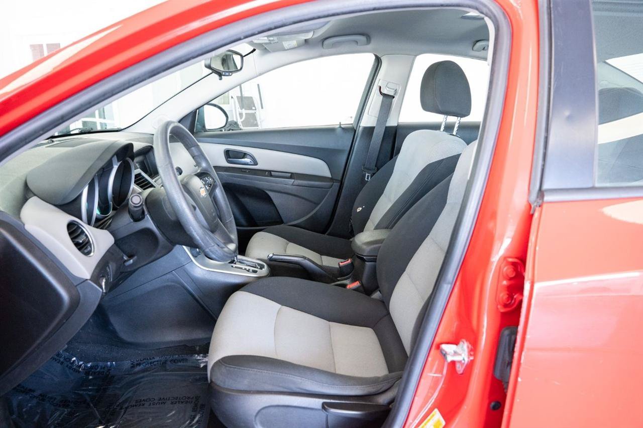 Used 2015 Chevrolet Cruze LS FWD image 11