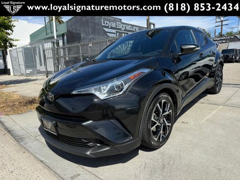 Used 2018 Toyota C-HR XLE FWD image 3