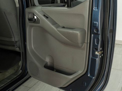 Used 2016 Nissan Frontier SV image 41