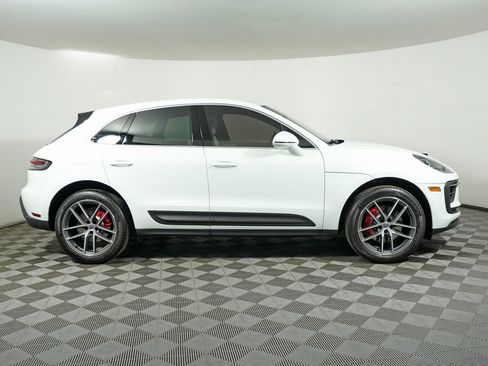 Certified 2023 Porsche Macan S image 8