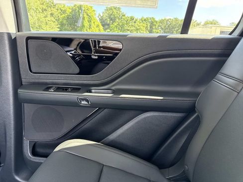 New 2026 Lincoln Aviator 2WD image 15