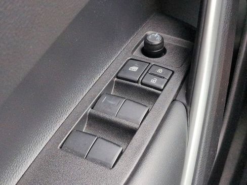 Certified 2025 Toyota Corolla Cross LE FWD image 22