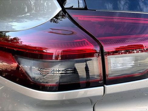 Used 2022 Nissan Rogue Platinum w/ Head-Up Display Package image 41