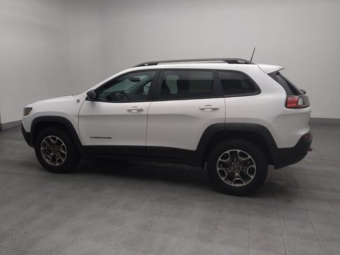 Used 2020 Jeep Cherokee Trailhawk image 3