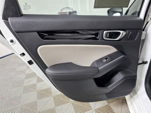 Used 2024 Honda Civic Touring image 23