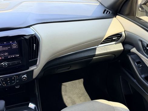 Certified 2022 Chevrolet Traverse LS image 16