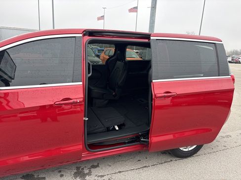 New 2026 Chrysler Voyager LX image 10