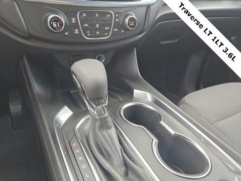 Used 2023 Chevrolet Traverse LT image 29