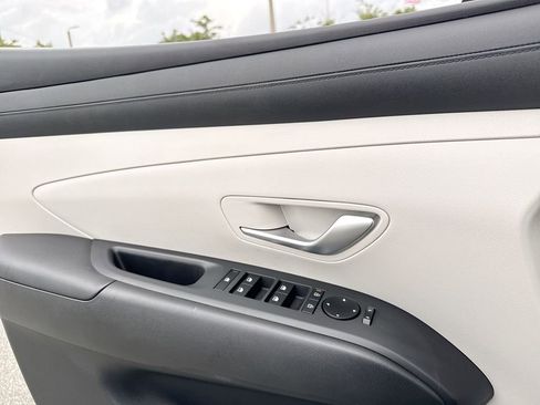 Used 2025 Hyundai Tucson SEL FWD image 12