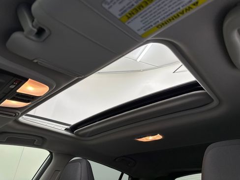 Used 2025 Subaru Crosstrek 2.0i Premium image 21