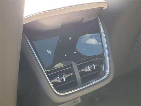 New 2025 Volvo EX90 Plus w/ Protection Package Premier image 29