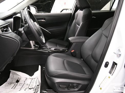 Certified 2022 Toyota Corolla Cross XLE image 9