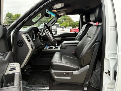 Used 2016 Ford F350 Lariat w/ Lariat Interior Package AWD/4WD image 13