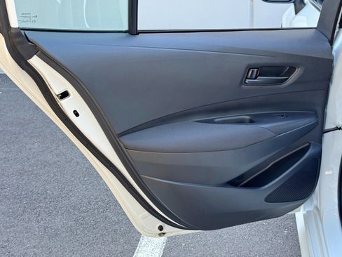 Used 2025 Toyota Corolla LE FWD image 39